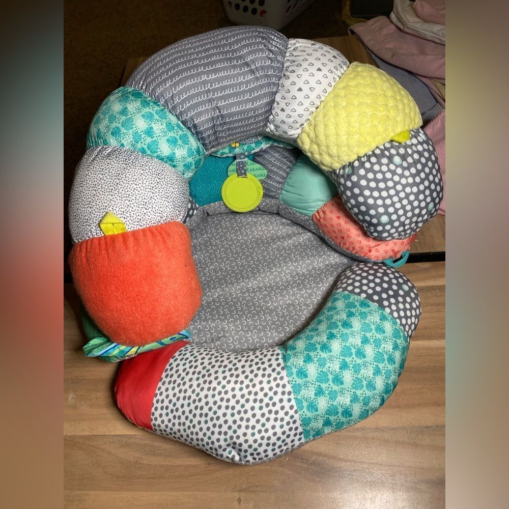 Infantino tummy time mat